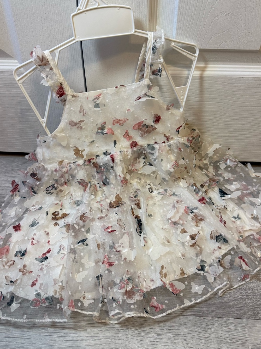 Girls White Butterfly Appliqué Party Dress Size 2t Like New